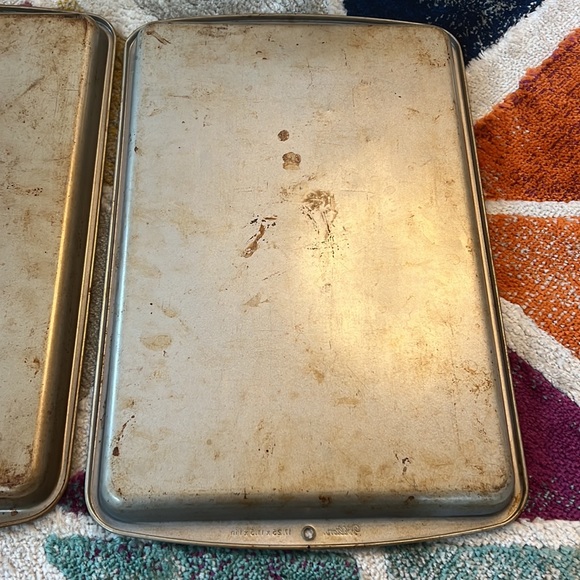 Two cookie/baking sheets - Picture 4 of 7